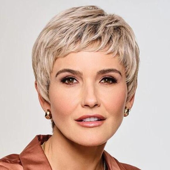 RAQUEL WELCH STRAIGHT CHIC (PETITE/AVERAGE) in SS8/29 Shaded Hazelnut - Picture 6 of 8